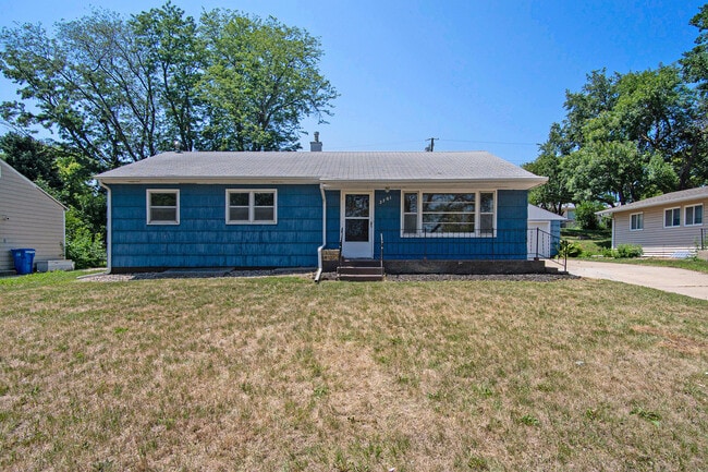 Building Photo - 2701 S Norton Ave