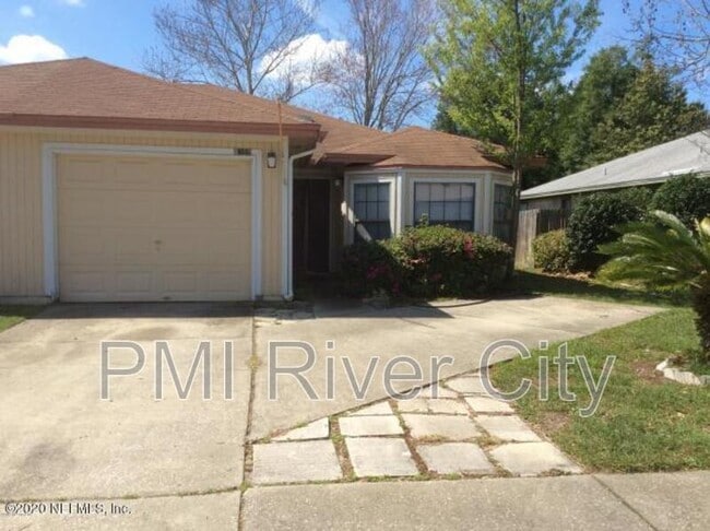 Photo - 2388 Ironstone Dr E