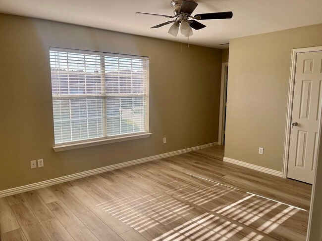 Photo - 1965 Timber Oaks Dr