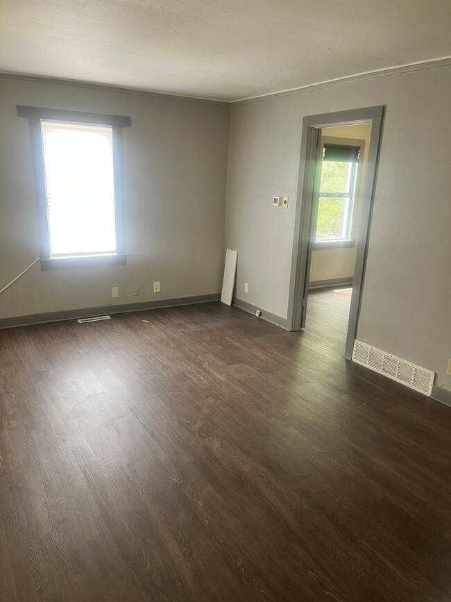 Building Photo - 1409 Hanover St