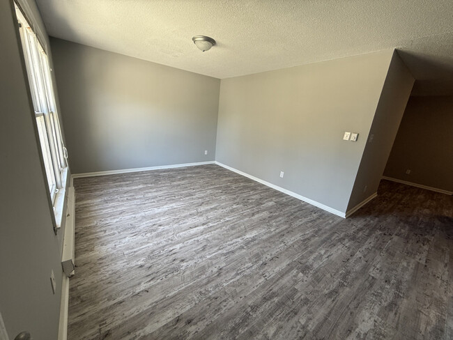 Building Photo - 700 S English St Rental