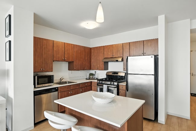 Photo - 337 E Wacker Dr