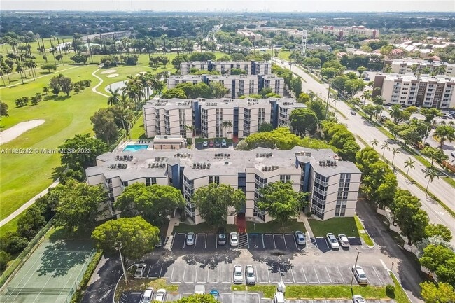 Building Photo - 7125 NW 186th St Unit #B304 Rental
