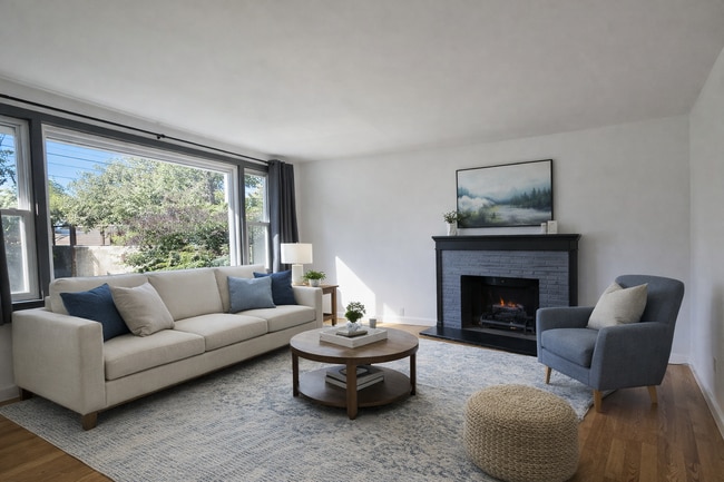 Photo - 16748 Linden Ave N