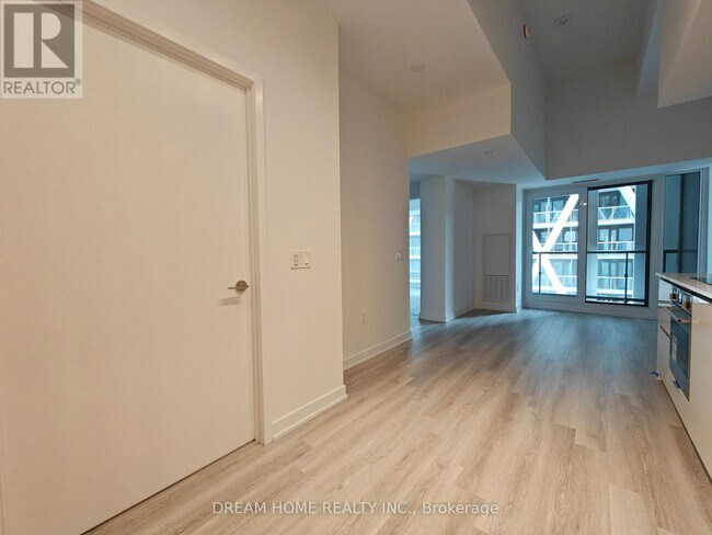 Photo - 238 Simcoe St Unit 1107