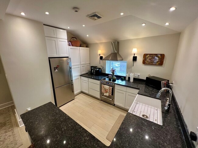 Photo - 246 Washington Ave Unit 2