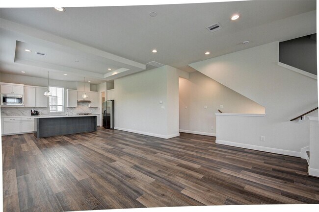 Building Photo - 2710 Grand Fountains Dr