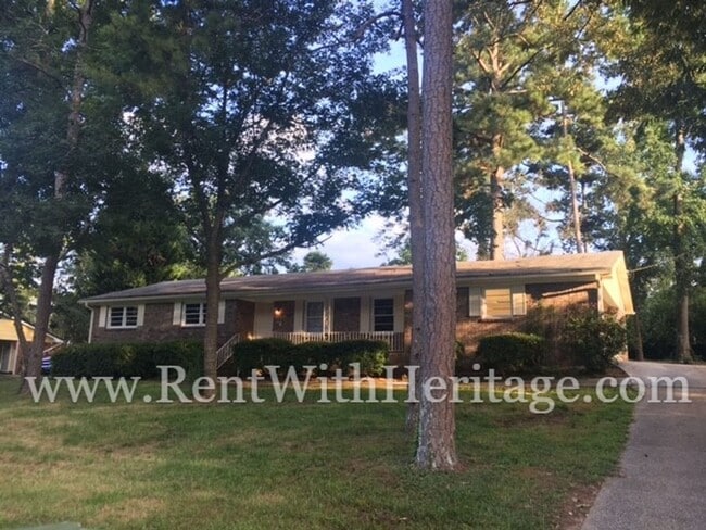 Building Photo - THIS IS A WONDERFUL.....BRICK RANCH STYLE HOME IN A GREAT NEIGHBORHOOD WITH GREAT SCHOOLS AND CLO...