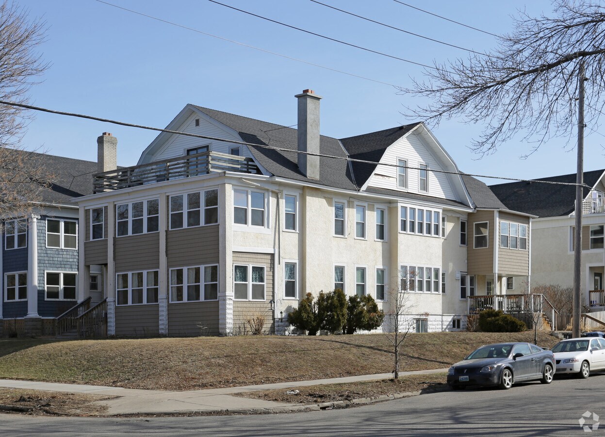 Photo - 2125-2127 Pleasant Ave S Apartments