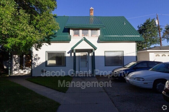 Building Photo - 2210 St Clair Rd Rental