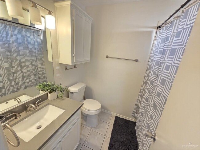 Photo - 15 Ashley Pl Unit H