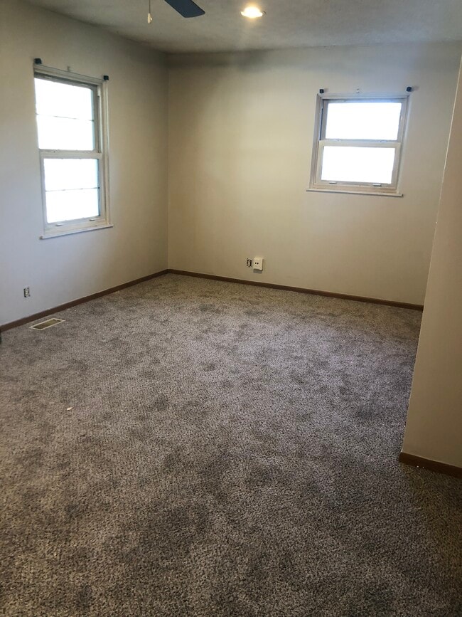 Photo - 356 Avonwick Pl