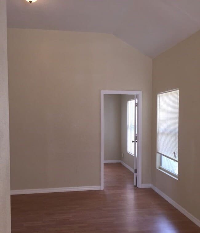 Photo - 1711 39th St S