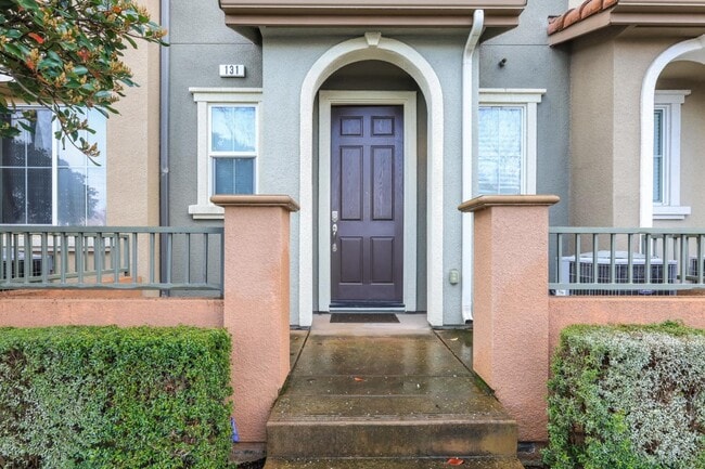 Photo - 131 Burbank St Condo