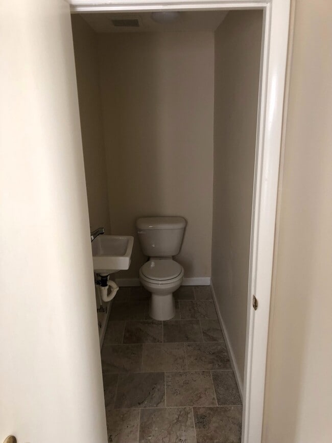 Photo - 639 N 12th St Unit Apt 2F