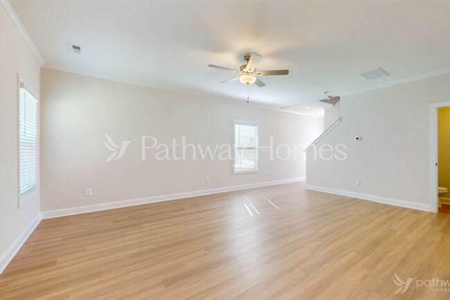 Photo - 121 S Sina St