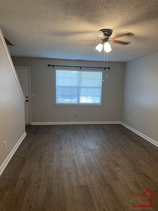 Photo - 181 East Ave