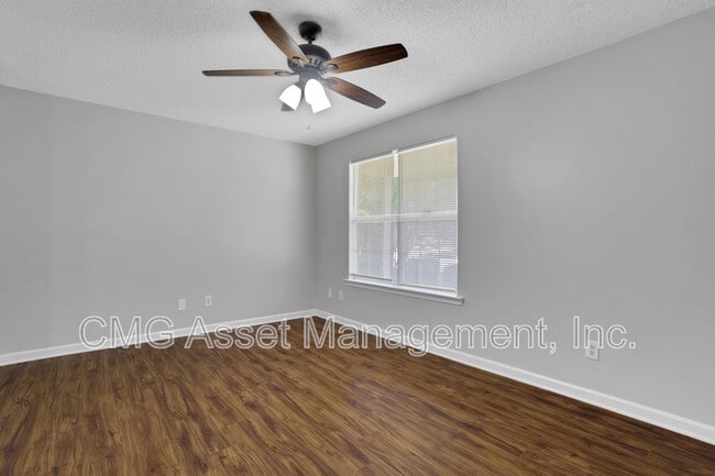 Photo - 1338 N Hampton Dr