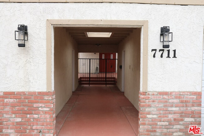 Photo - 7711 W 82nd St