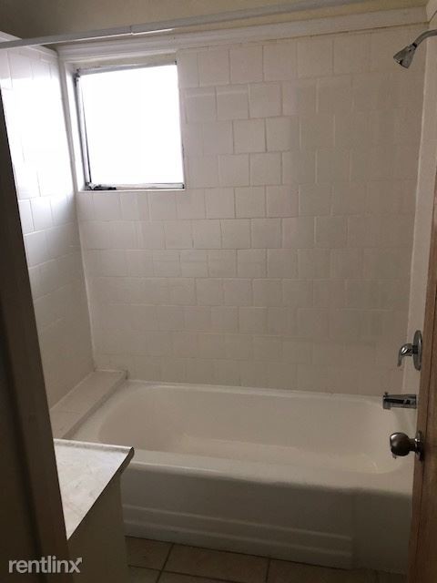 Photo - 1 br, 1 bath Apartment - 342 E Lancaster Blvd