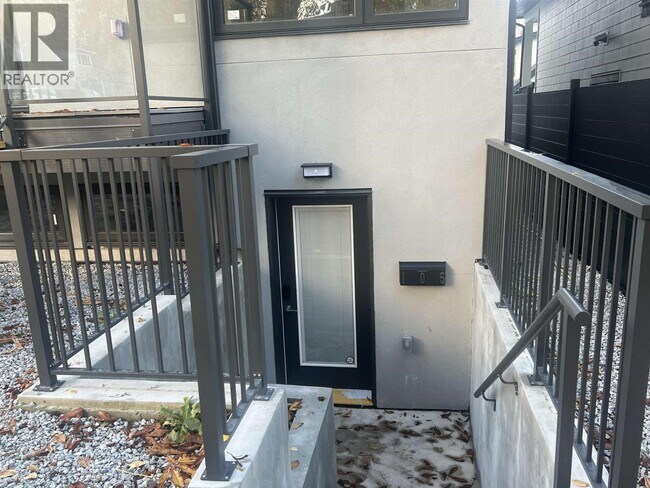 Photo - 105 E 39th Ave