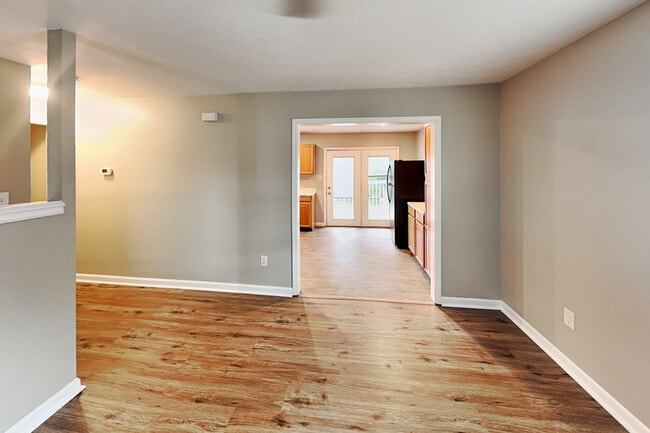 Photo - 263 Fenster Dr