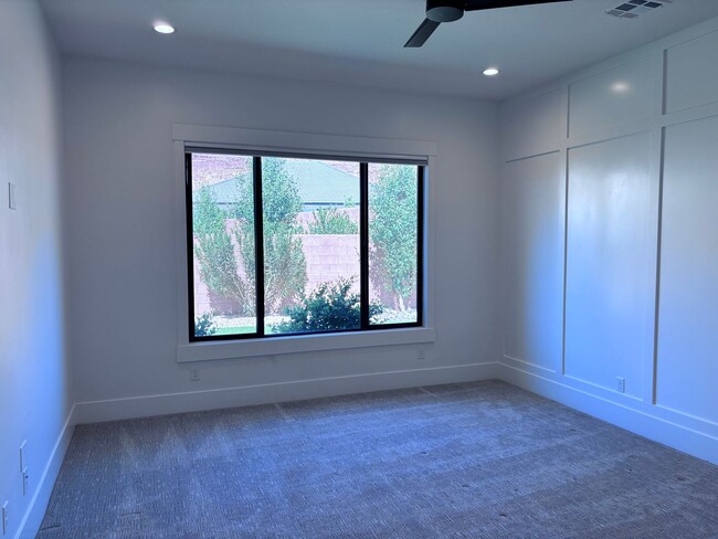 Photo - Beautiful 5 Bed 3.5 bath near Sunrise Valley Park In Washington.