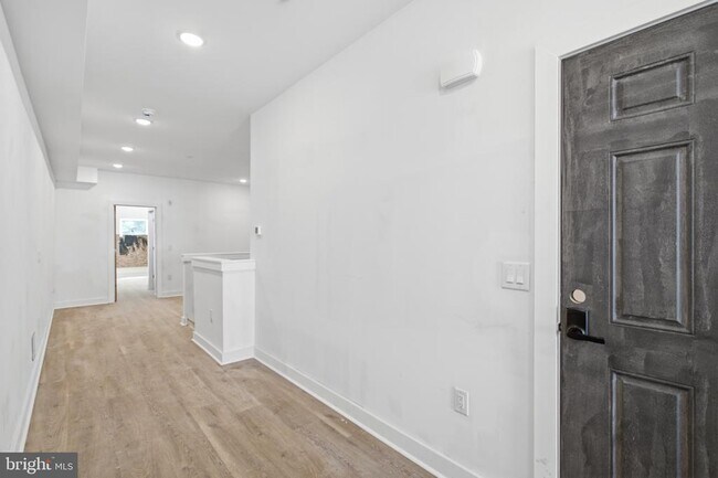 Photo - 669 N 39th St Unit 1