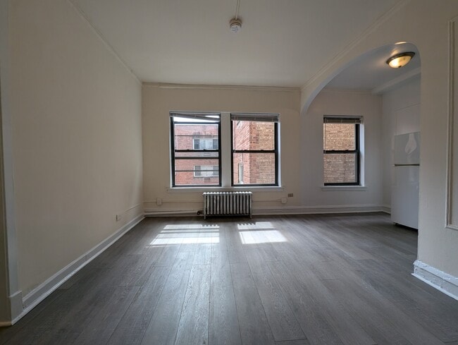 Photo - 5425 N Kenmore Ave