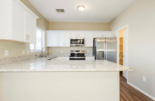 Photo - 5622 S 11th Pl