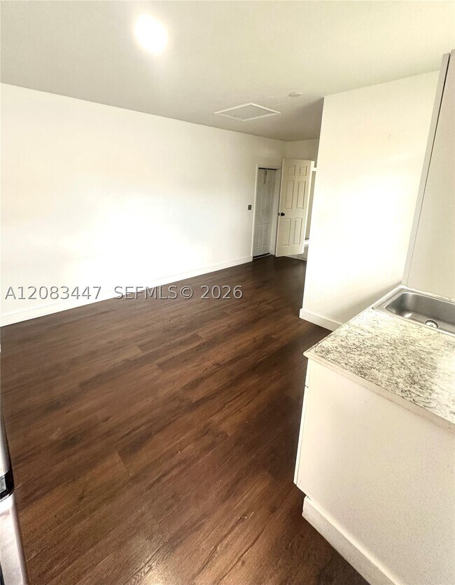 Photo - 20221 SW 115th Ave Unit 1