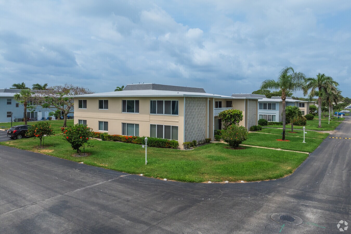 Alternate - High Point West Condominiums