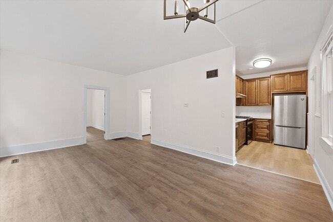 Photo - 2026 E Kenilworth Pl