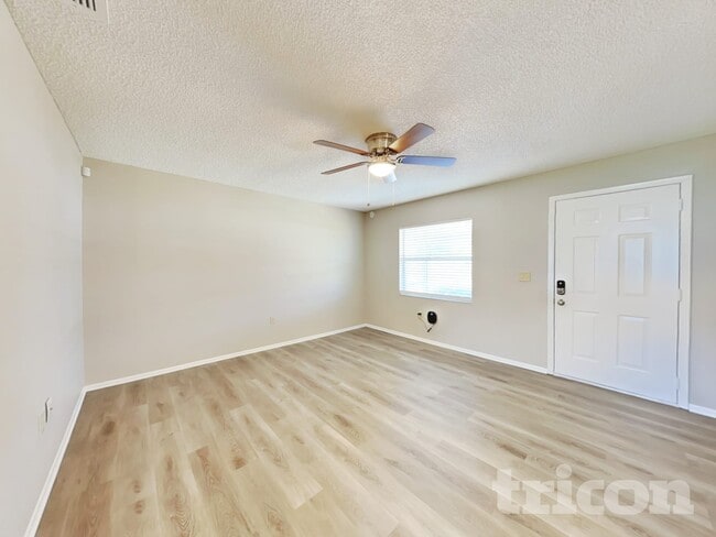 Photo - 6047 Calendar Ct E