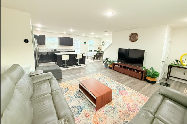 Photo - 3309 Thorpe Rd