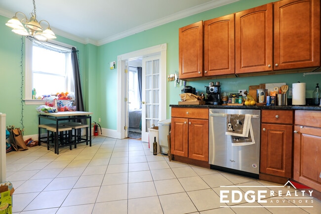 Photo - 18 Sutherland Rd Unit 2