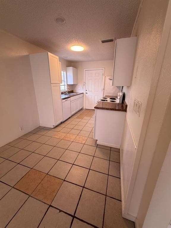 Photo - 212 Aster St