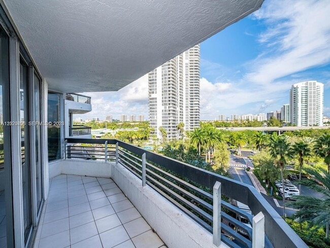 Photo - 3600 Mystic Pointe Dr Unit 808