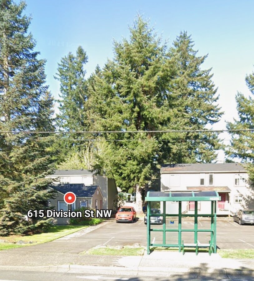 Photo - 615 Division St NW