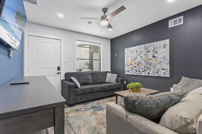 Photo - 2620 Arbor St Unidad FL2-ID1257744P