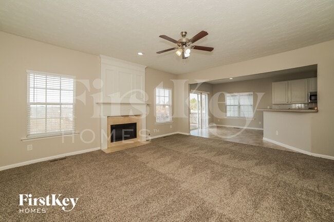 Photo - 2046 Dartmoth Way