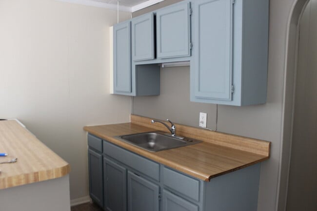 Photo - "Charming 1-Bedroom Duplex in Golden, CO – Cozy 500 Sq. Ft. Living!" Unit B
