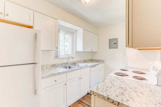 Creekside At Amherst Apartments