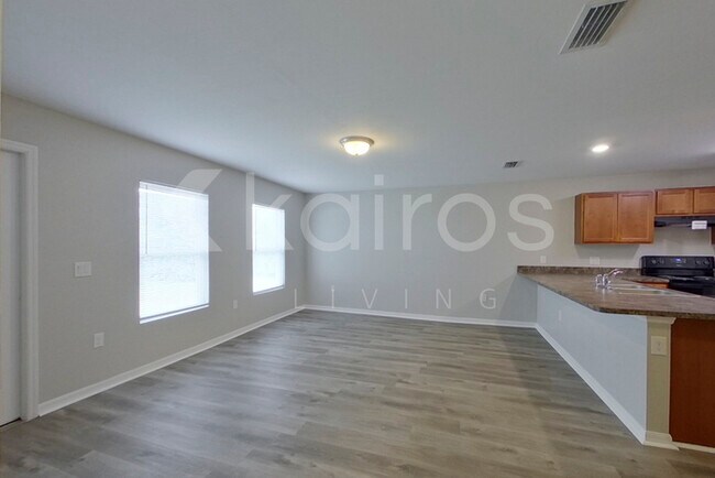 Photo - 315 NE 25th Terrace Casa