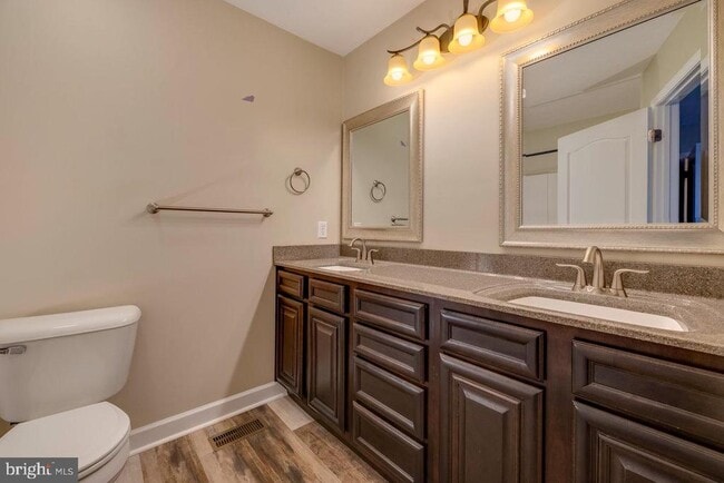 Photo - 102 Cedar Point Ln