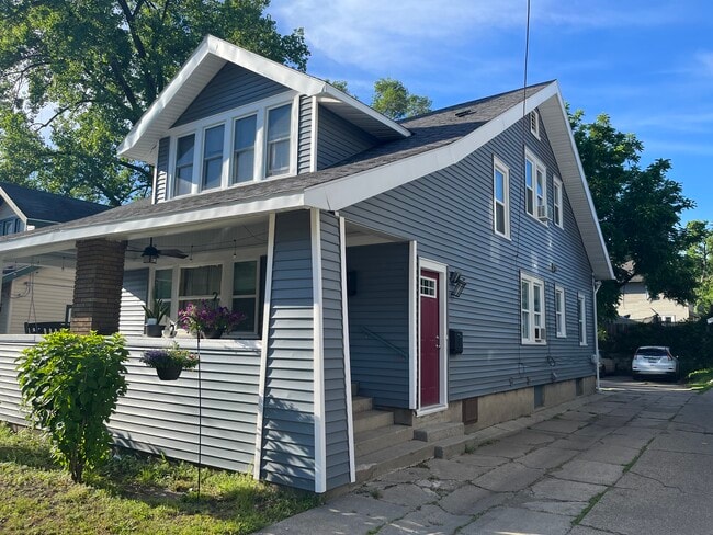 Photo - 24 Corinne St SW