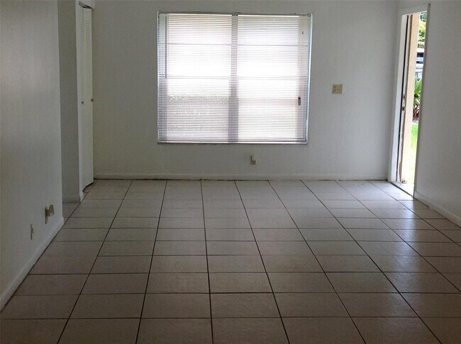 Photo - 10815 NW 45th St Unit 10815