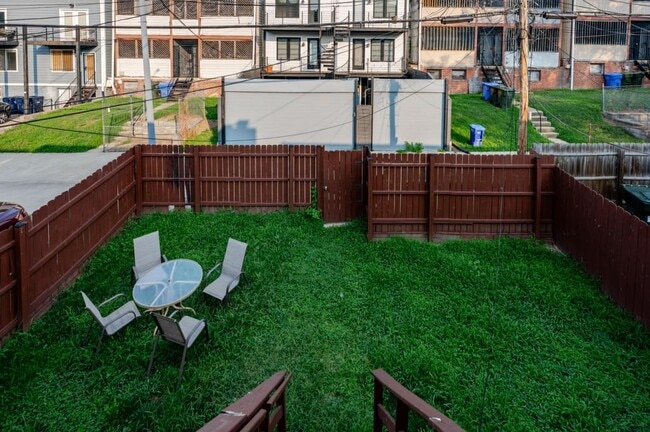 1208 16th St NE Unit 3