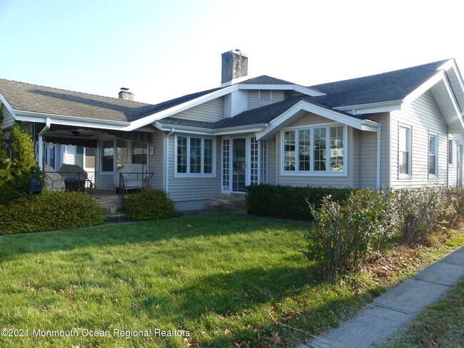 Building Photo - 615 2nd Ave Rental