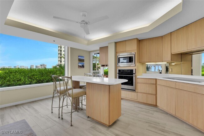 Building Photo - 20 Seagate Dr Unit 103 Rental
